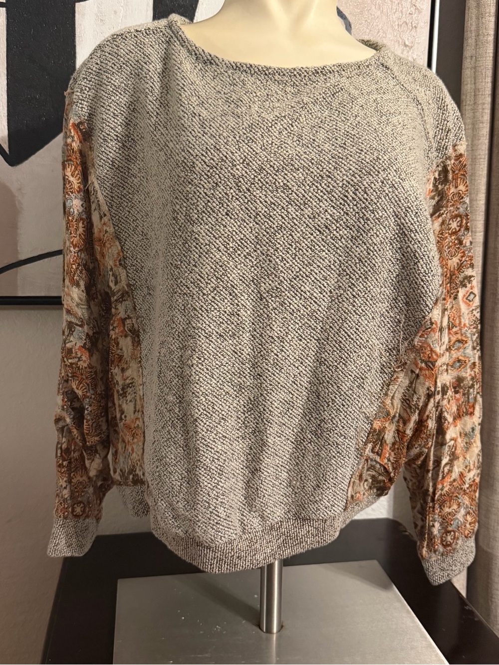 gimmicks by BKE Heather Gray Knit Sweater with Rust Floral Sleeves